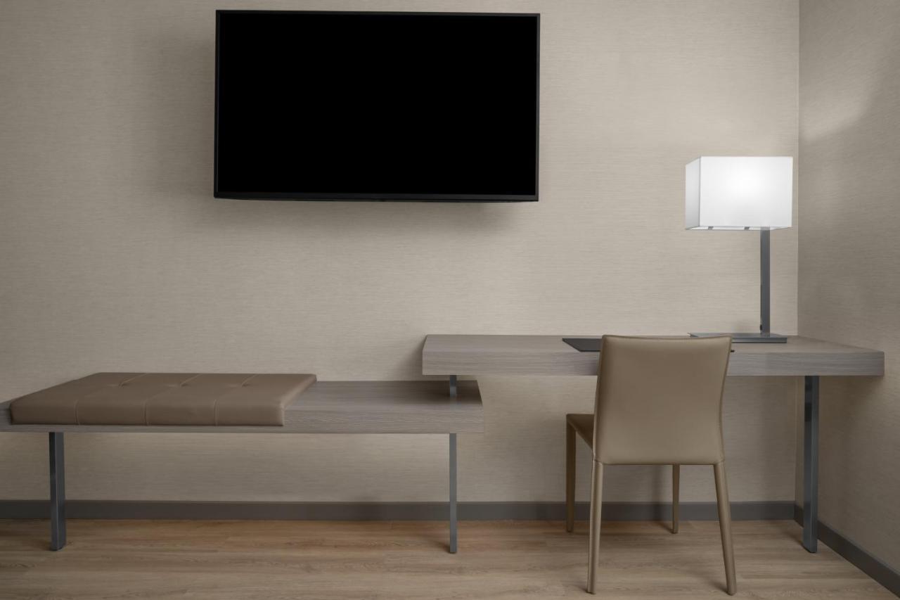 Hotel Ac By Marriott Miami Dadeland 4*